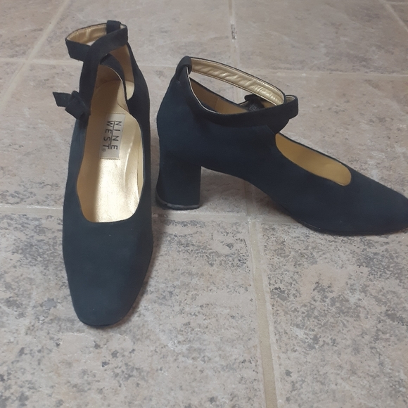 Shoes - Picture 2 of 3